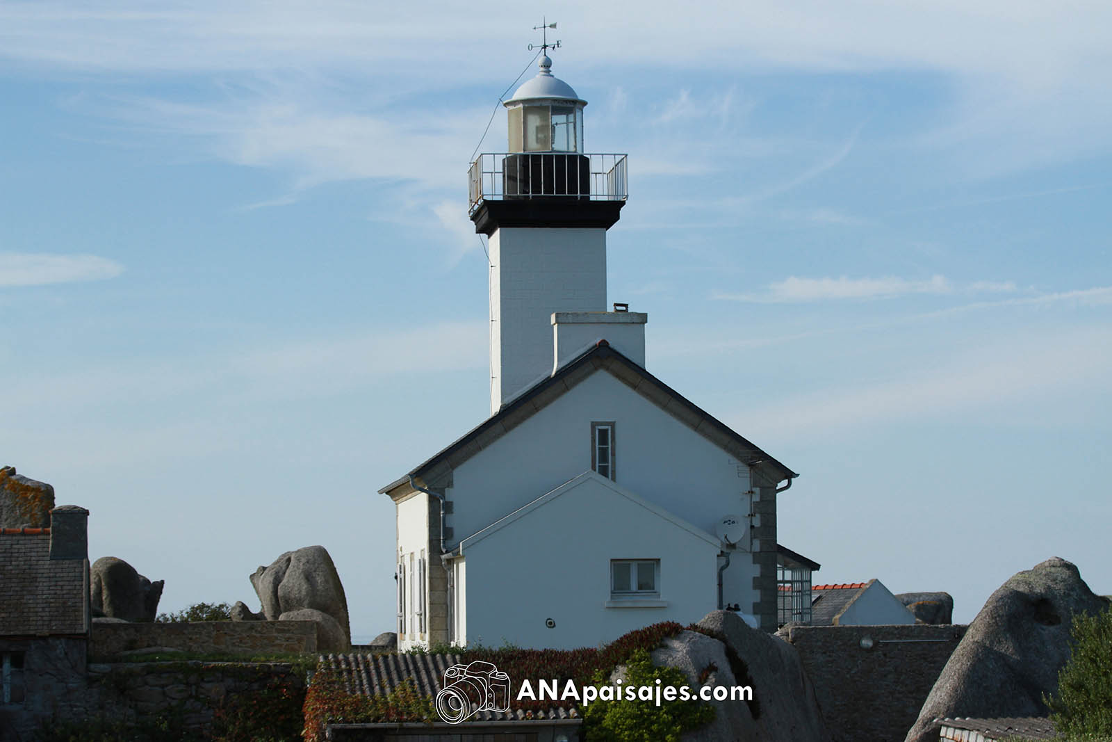 Faro de Pontusval